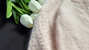 Видео  обзор на готовую работу и ближайший мастер-класс по вязанию базовой кофты для девочек