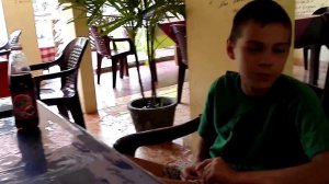 Д6  Веранда   едим наших крабов