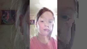 Я в душевой кабинке с попугаем