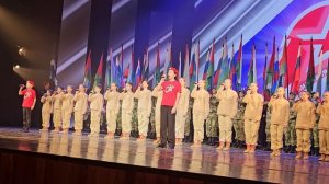 Песня "Зарница" исп. Алисия Голуб, Лео Муначев и образцовый хор "Сибирята"