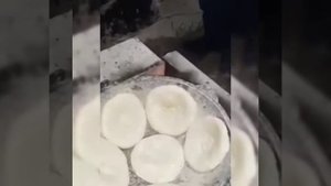 ПУХТАНИ НОН ДАР ДЕГ МАРХАМАТ БИНЕД ЛЕПЁШКА В КАЗАНЕ КАК В ТАНДЫРЕ