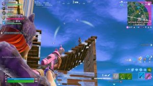 Играем с бананом в новый временный режим 50 на 50 Fortnite