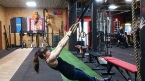 Подтягивания в кольцах