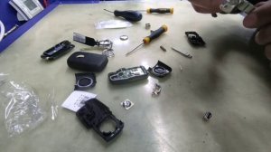 КЛЮЧ Volkswagen. Замена элементов питания и лезвия.