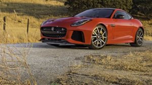 WOW!! 2017 Jaguar F Type SVR a top speed of 322km
