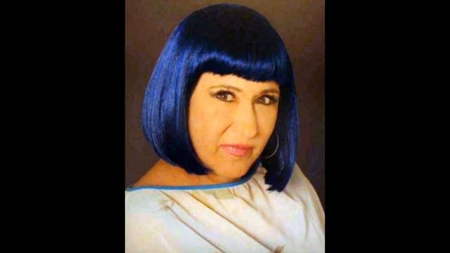 Blue Iris Calls Around Looking For A Good Time смотреть онлайн