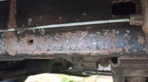 Как снять молдинг под порогом на ХАММЕР Н3.