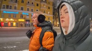 ВЫПОЛЗЛА с трясущимися ногами на прогулку! Выбираем ПОДАРКИ мужикам на 23 Февраля! Влог