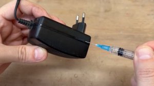 Теперь с легкостью открываю любой склеенный корпус без молотка и отвертки