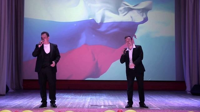 Песня мушкетёров исполняют Андрей Востриков и Тимофей Фролов