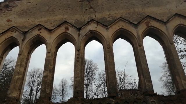 В заросшем парке. #Латвия #заброшеннаяусадьба #история