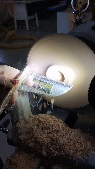 Точила Валя супер чашу, точила, и на конец выточила!!! смотреть онлайн