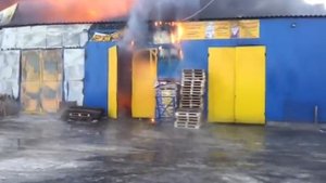 Пожар на строительном рынке Молоток