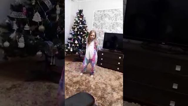 Новый год 2024 завалявшийся видео оцените 🤗 смотреть онлайн