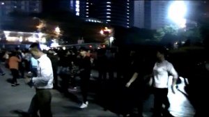 Китайцы танцуют по вечерам/Chinese dancing at night