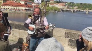 Прага Карлов мост. Orchestra men.PRAG! KARLOV BRIDGE