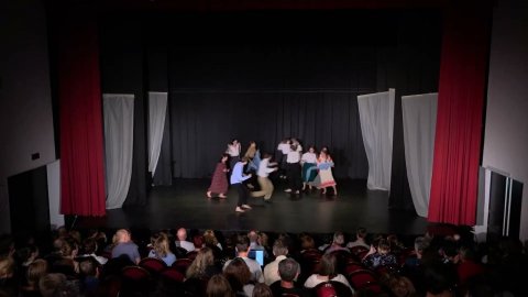 "Воскресение"