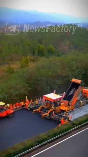 🚜 Видео укладки асфальта в Китае завирусилось в соцсетях