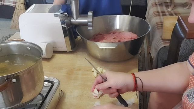 долежалась.будьон, курочка в духовке в 2х вариантах и котлеты школьные