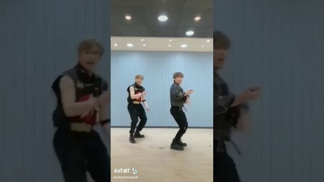 STRAY KIDS - GOD'S MENU [ DANCE MIRROR SLOW ] смотреть онлайн
