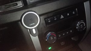 Магнитный держатель телефона в Уаз Патриот без присосок и без крепления на воздуховоды