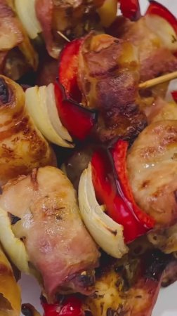 Шашлык из курицы с овощами на шпажках / Сочный шашлык из курицы в духовке