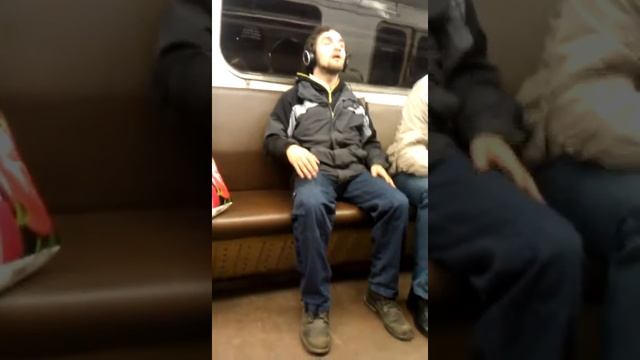 Экстаз в метро.mp4 смотреть онлайн