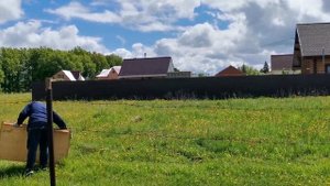 Забор //Забиваем трубы.