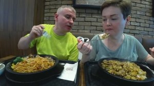 Мукбанг ОТМЕТИЛИ КРУПНУЮ ПОКУПКУ в кафе) Сами себе НАГОТОВИЛИ вкуснятины и ОБОЖРАЛИСЬ в Паттайе