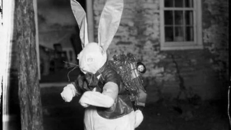 Полиция, прибывшая на место, также стала свидетелем странных явлений. смотреть онлайн