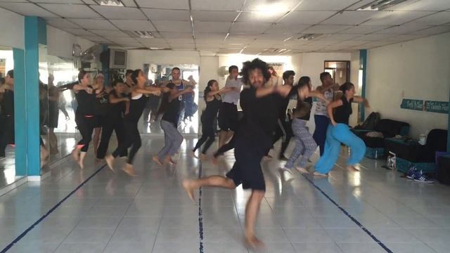 Rangilo Maro dholna Part 1  Devesh Mirchandani in Colombia