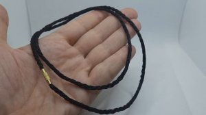 Гайтан для крестика длина 60-70см. кручёный с замком закруткой из шёлка. Диаметр 4мм.