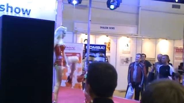 Денис Лаврин и Эпатажная ЛиЛи жгут на выставке СЕКСА смотреть онлайн