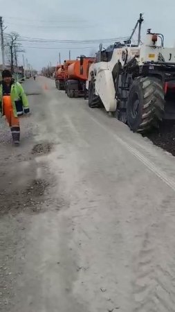 Строители Московской области продолжают ремонт дороги между Левобережным районом и Лебединское