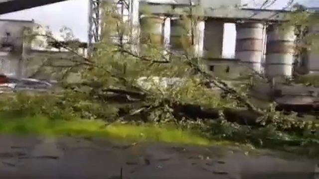 АНОМАЛЬНЫЙ УРАГАН В МОСКВЕ! смотреть онлайн