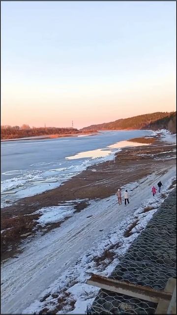 ОЖИДАНИЕ ЛЕДОХОДА НА ВЯТКЕ