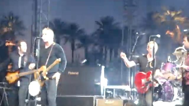 Paul Weller and Johnny Marr Town Called Malice Coachella 2009 смотреть онлайн
