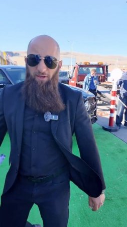 Как минимум куча лайков и реакций мы заслужили на следующий автомобиль также загружается и уезжает