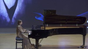 Бедарькова Олеся  13 лет
Ф.Шопен  Ноктюрн e-moll op.72№1