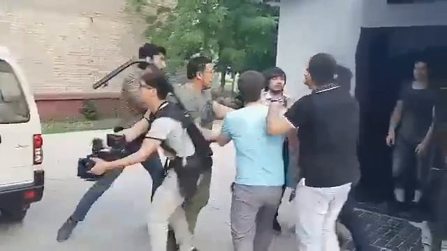 Узбек кино ишлаш жарайонида жанжал (с канала "ДЖАСУР ИЗ ХАЗАРАСПА") смотреть онлайн