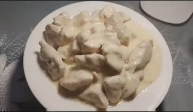 Куриная грудка в сметанно сырном соусе. Пошаговый рецепт приготовления.