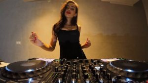 DJ SOFIA - MELODIC TECHNO & FUTURE RAVE DJ SET - SOFIA'S NIGHT MIX #4 (Artbat, David Guetta, Meduza)