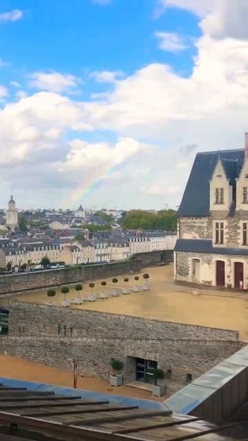 El Arcoíris en el Castillo de Angers, Paises del Loria - Francia смотреть онлайн