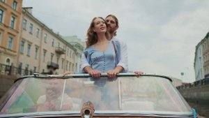 8918841-uhd_4096_2160_25fps