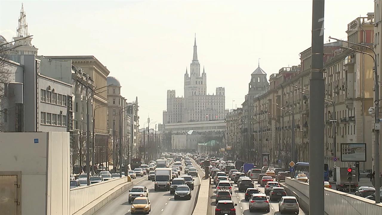 В Санкт-Петербург вернулась зима, снегопад идет теперь на Москву