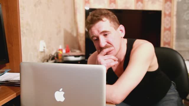 АППЛЕ смотреть онлайн