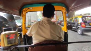 Моторикша в Мумбаи tuk-tuk Mumbai India 2025 апрель Индия