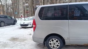 Хендай старекс по низу рынка.