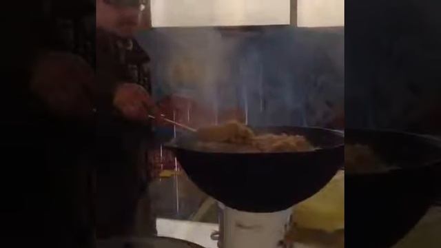 Раздача плова в Диком Подмосковье смотреть онлайн