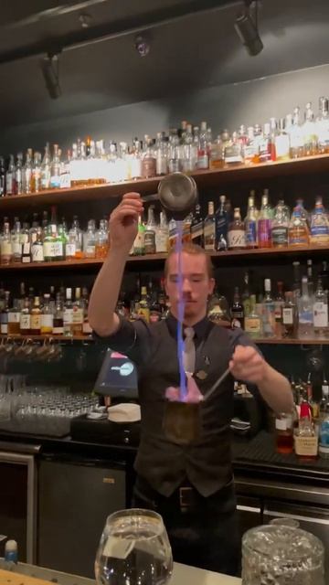 The Elysee Montmartre Cocktail Created @ Eau De Vie смотреть онлайн